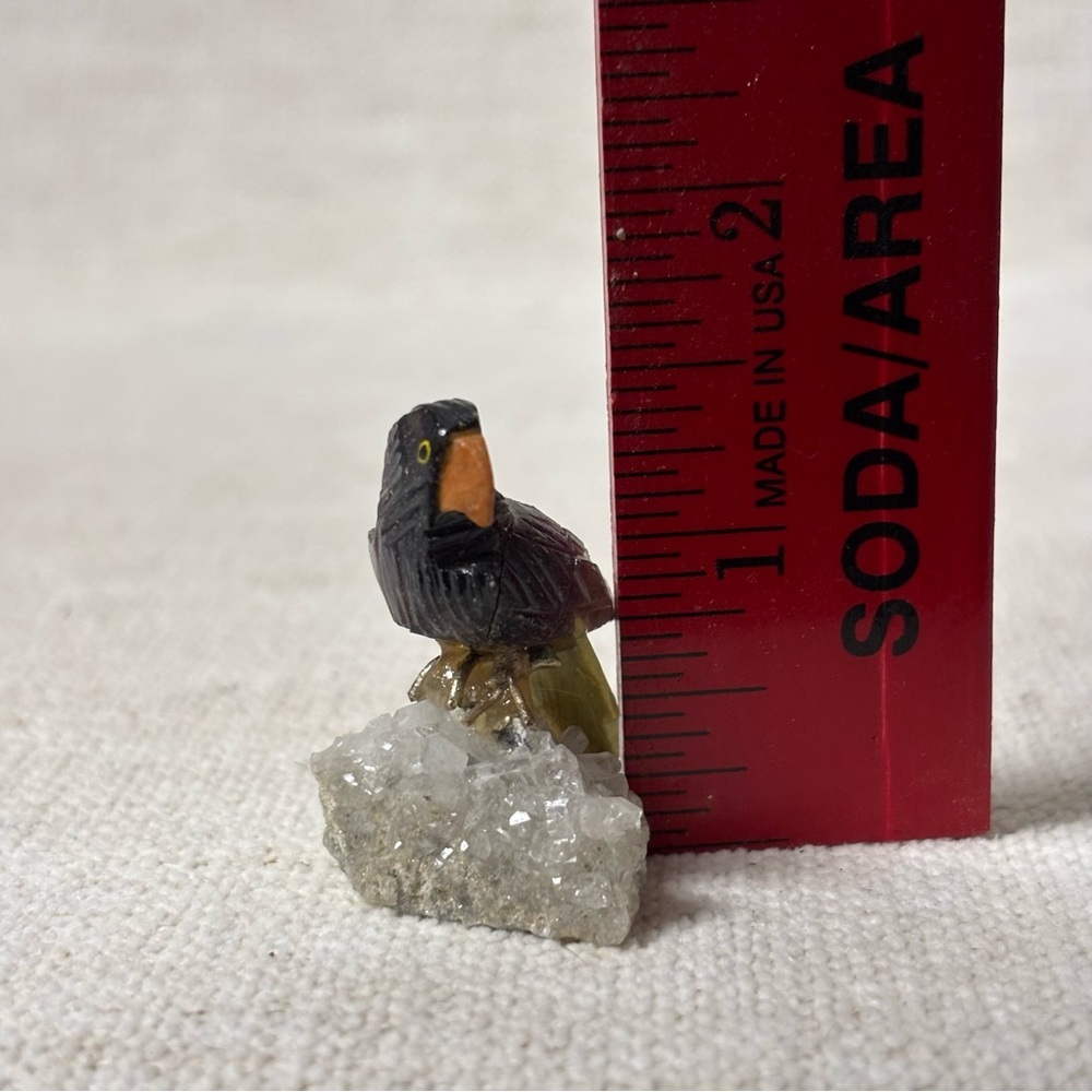 Small Stone Parrot Sculpture Carved And Mounted On NaturalQuartz CrystalCluster - Picture 7 of 7